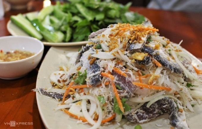 4 delicious fish salad dishes along the Vietnamese coast 2