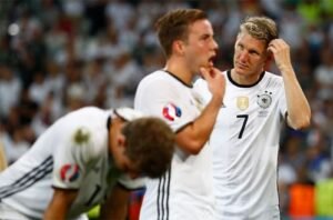 Don't be sad anymore, Schweini! 0