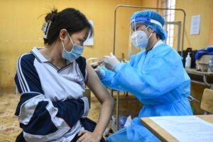 Hanoi will vaccinate Covid vaccines for 9th grade students from November 27 2