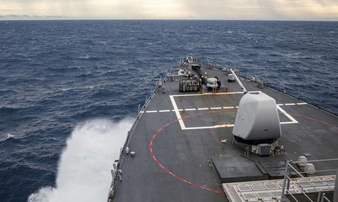 The US denied that warships were 'chased away' by China in the East Sea 6